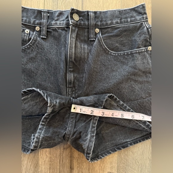 Madewell The Mom Jean Short Short Black/Gray Wash Size 26 - Picture 4 of 11